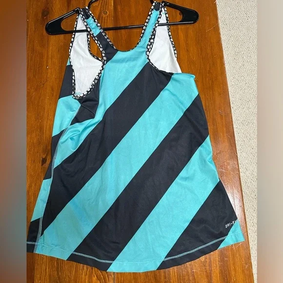Nike Pro Tank - Picture 2 of 3